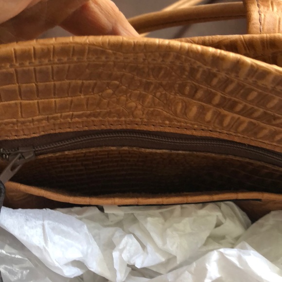 Handmade crocodile imprinted tan leather bag - Picture 5 of 5